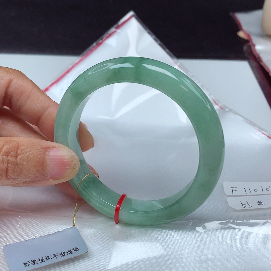翡翠手镯未镶嵌55圈0109