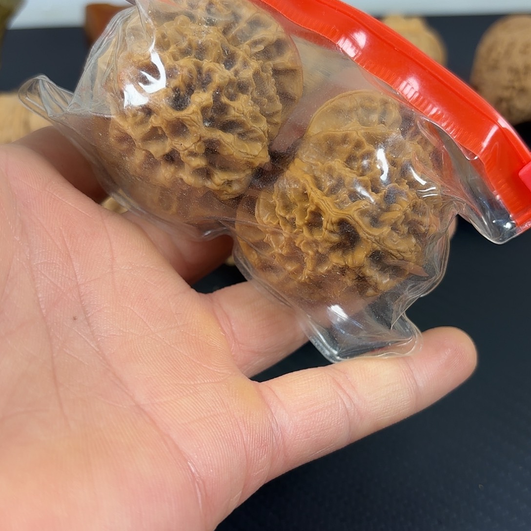 木质类文玩和他在一块儿一