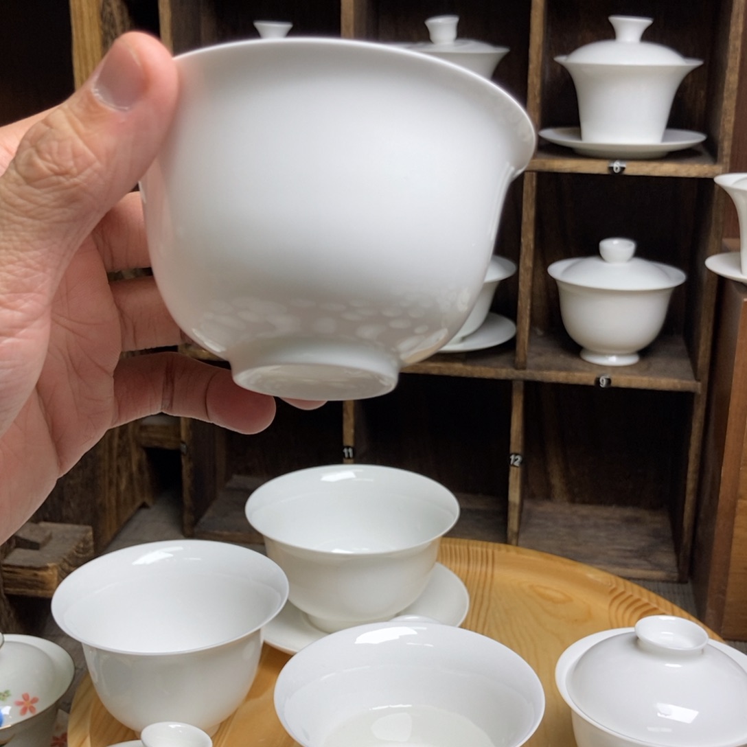骨瓷150盖碗加3个80杯子