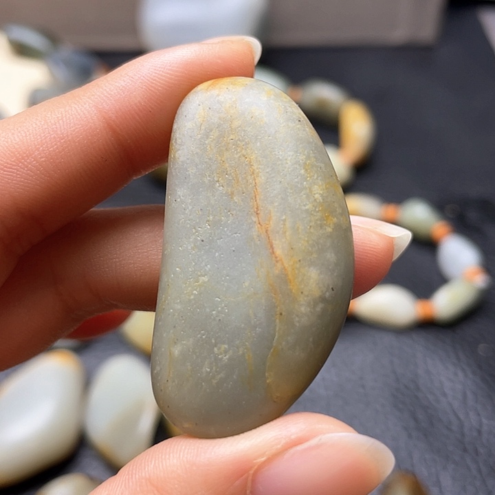 和田玉颈饰未镶嵌3