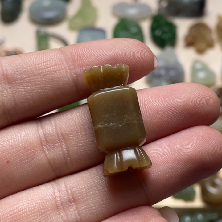 G****和田玉未镶嵌颈饰