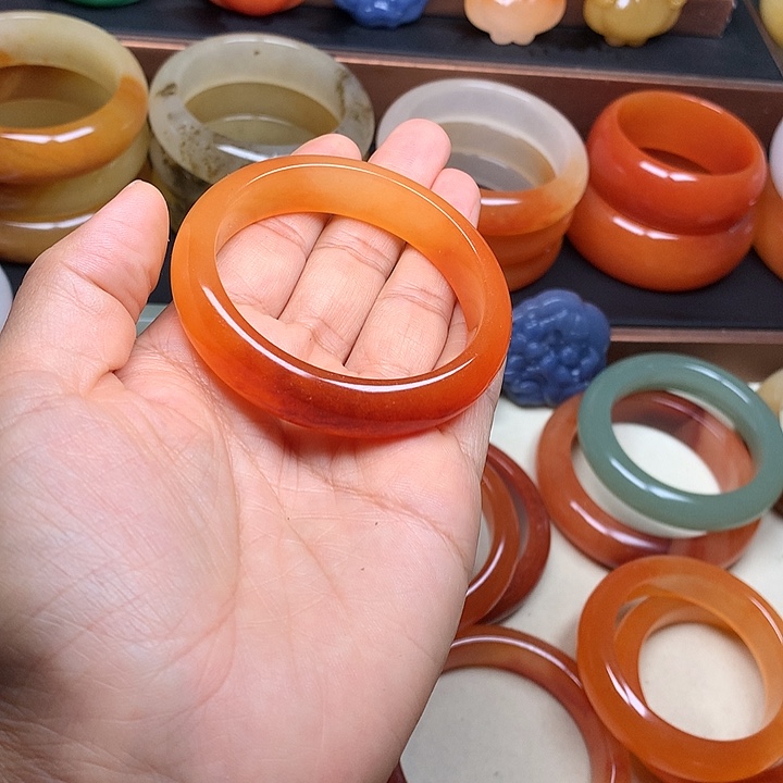 W***8石英质玉未镶嵌手串