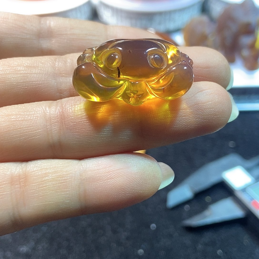 未镶嵌颈饰琥珀缅甸天然琥珀吊坠