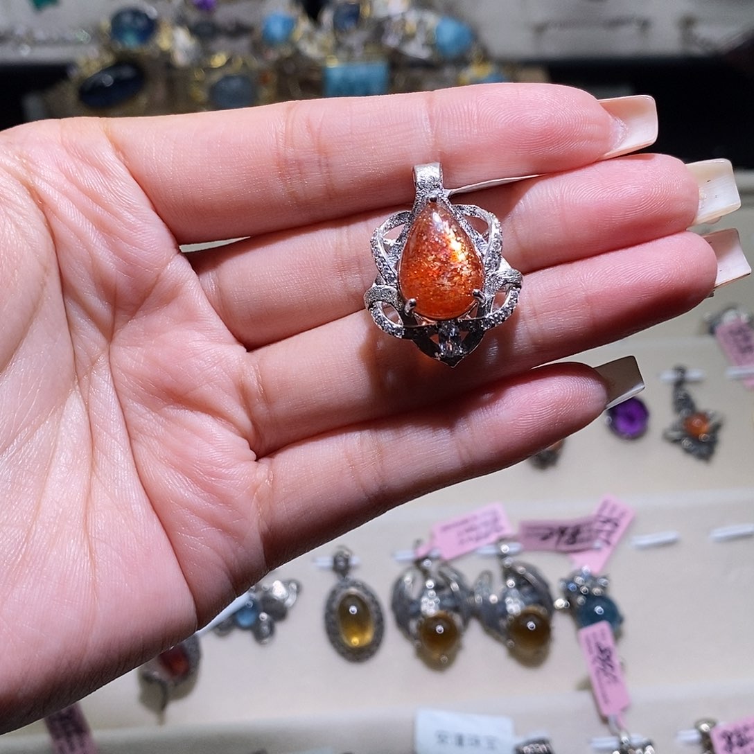 L***L银S925镶嵌水晶戒指