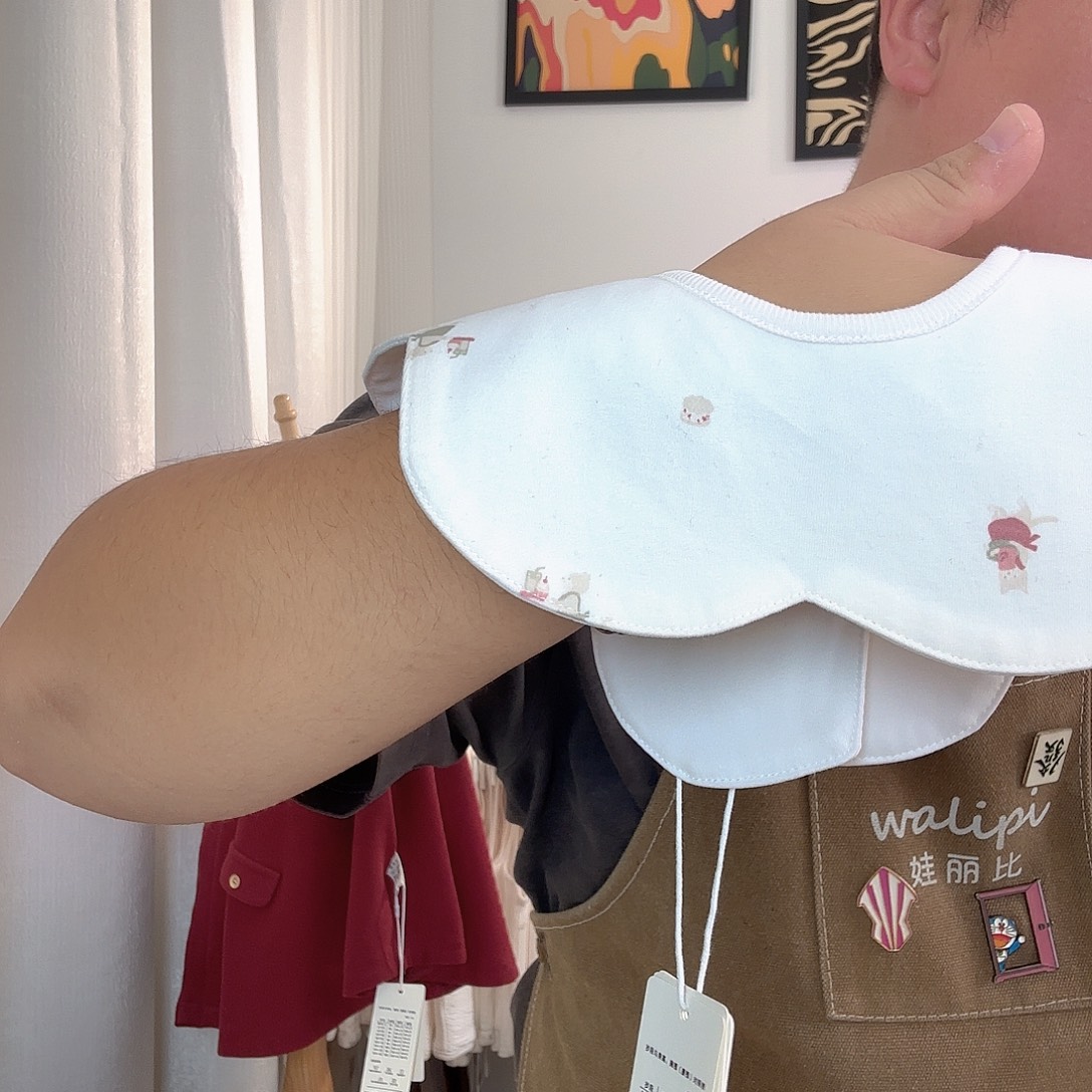 柠***呀口水巾小猫花瓣领