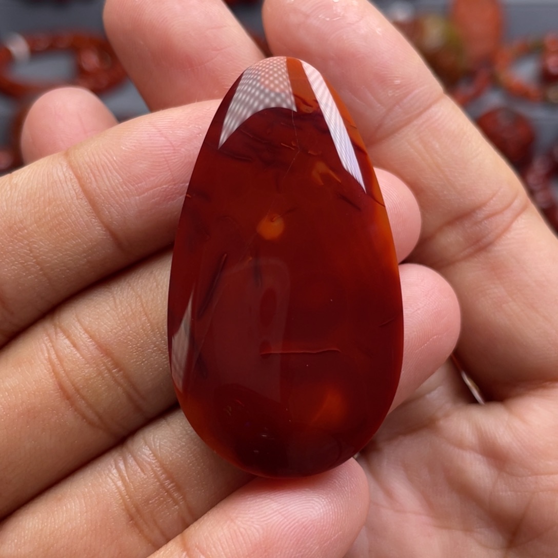 南红玛瑙未镶嵌珠宝奇石水滴吊坠 微毛裂