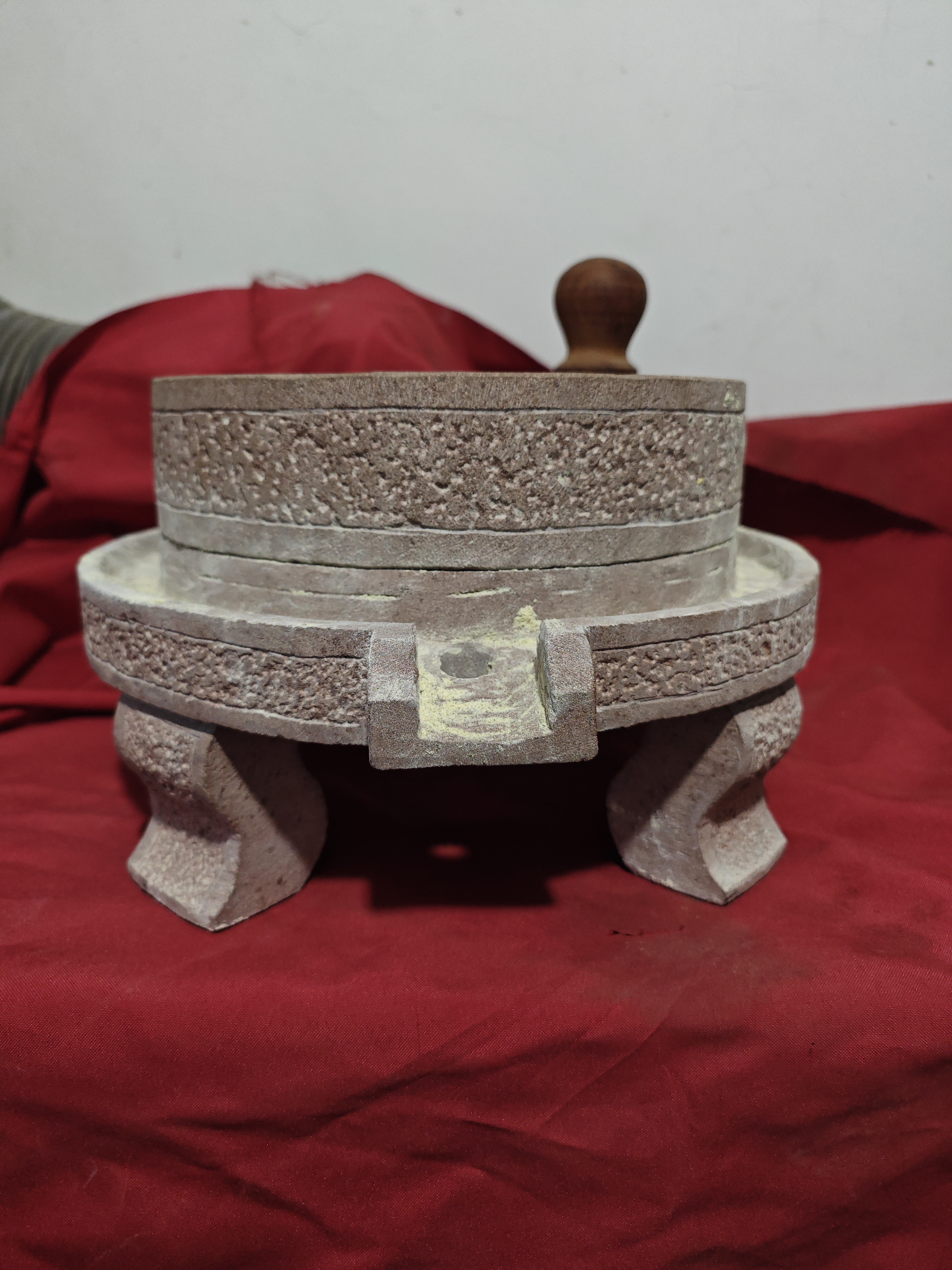 大号。红石磨一体支腿双通道可磨绿豆面豆浆底盘35厘米重22公斤