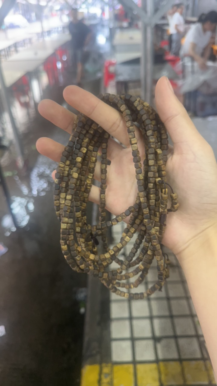 沉香【市寻琼香】尖峰岭沉香0.5手串11克➕多样性发一@@6-14-17