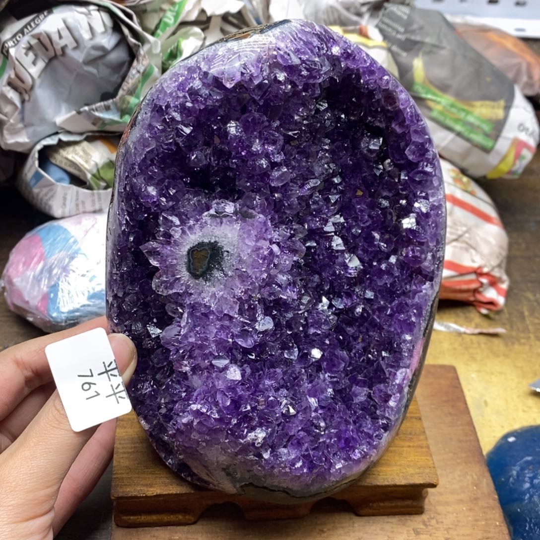 紫晶乌拉圭未镶嵌