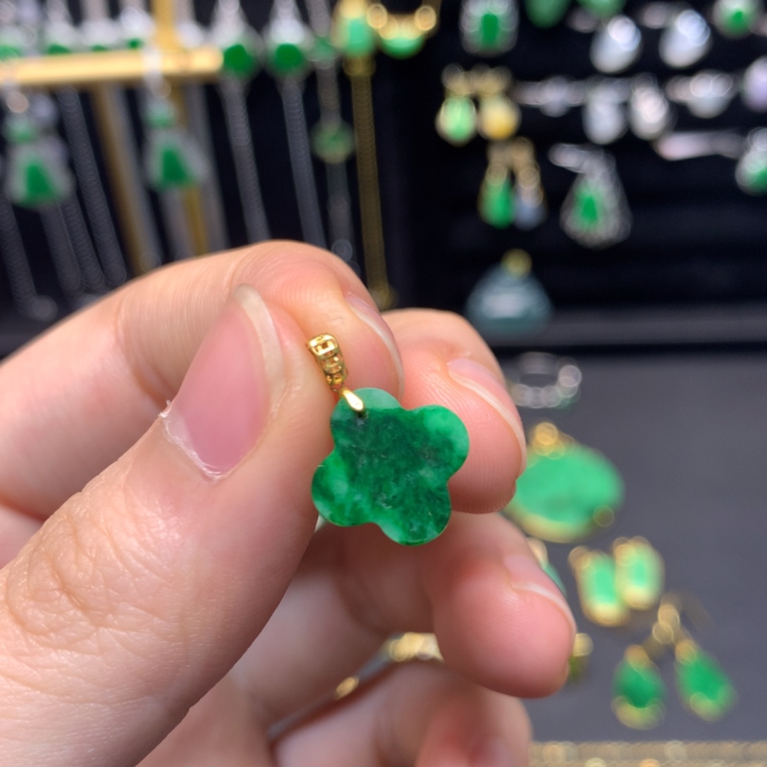 翡翠18K金镶嵌吊坠(不含链)有纹裂