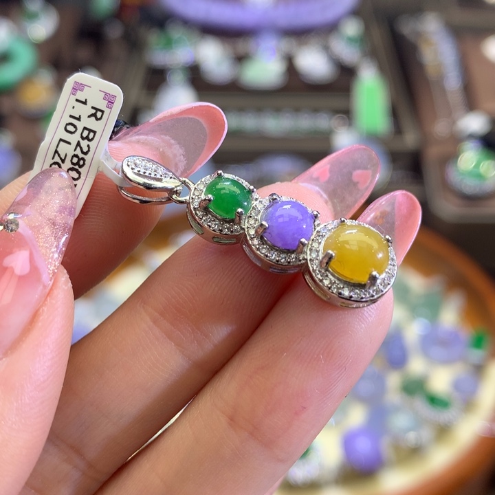 翡翠颈饰银S925镶嵌翡翠吊坠