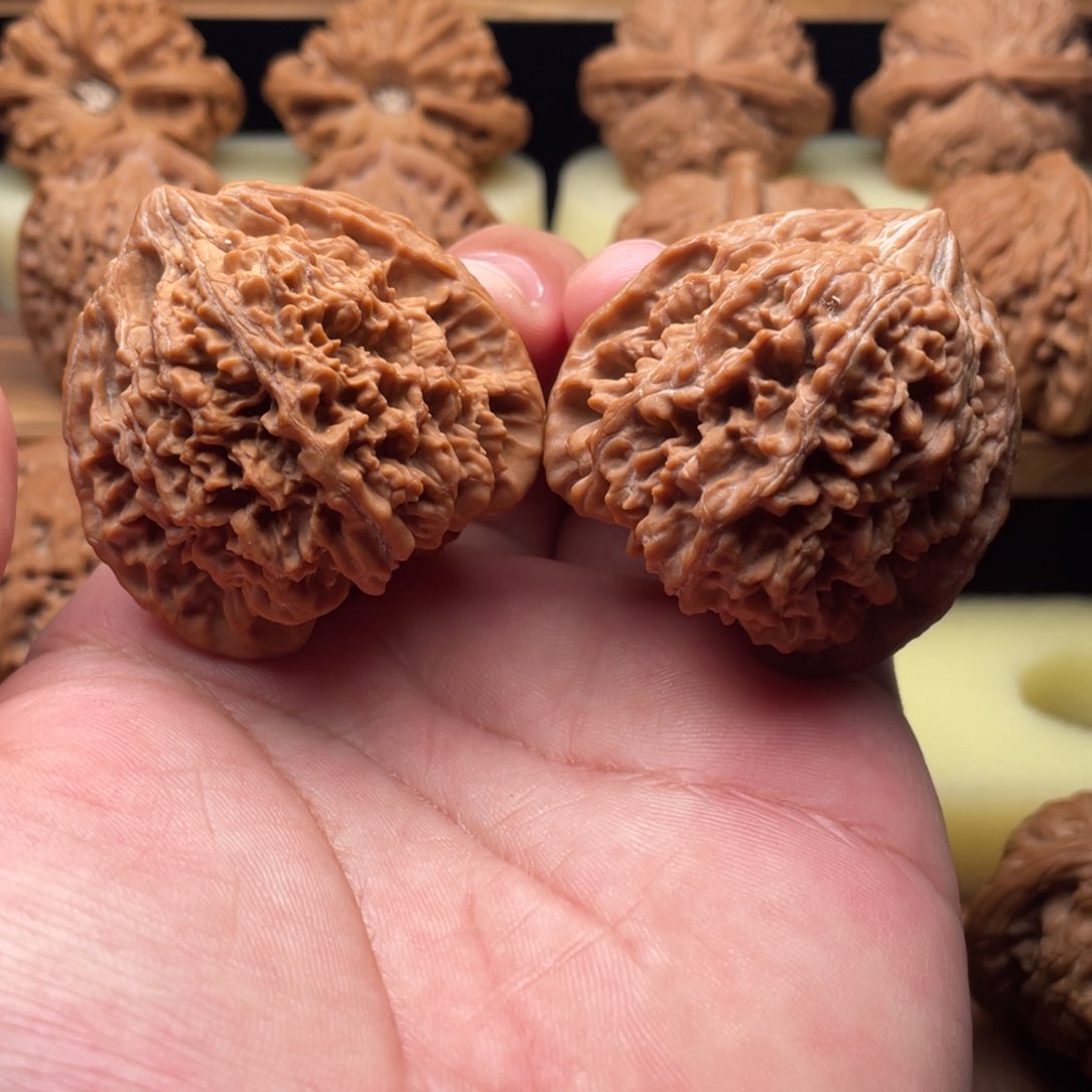 文玩核桃吊坠43全品三角凹底满天星
