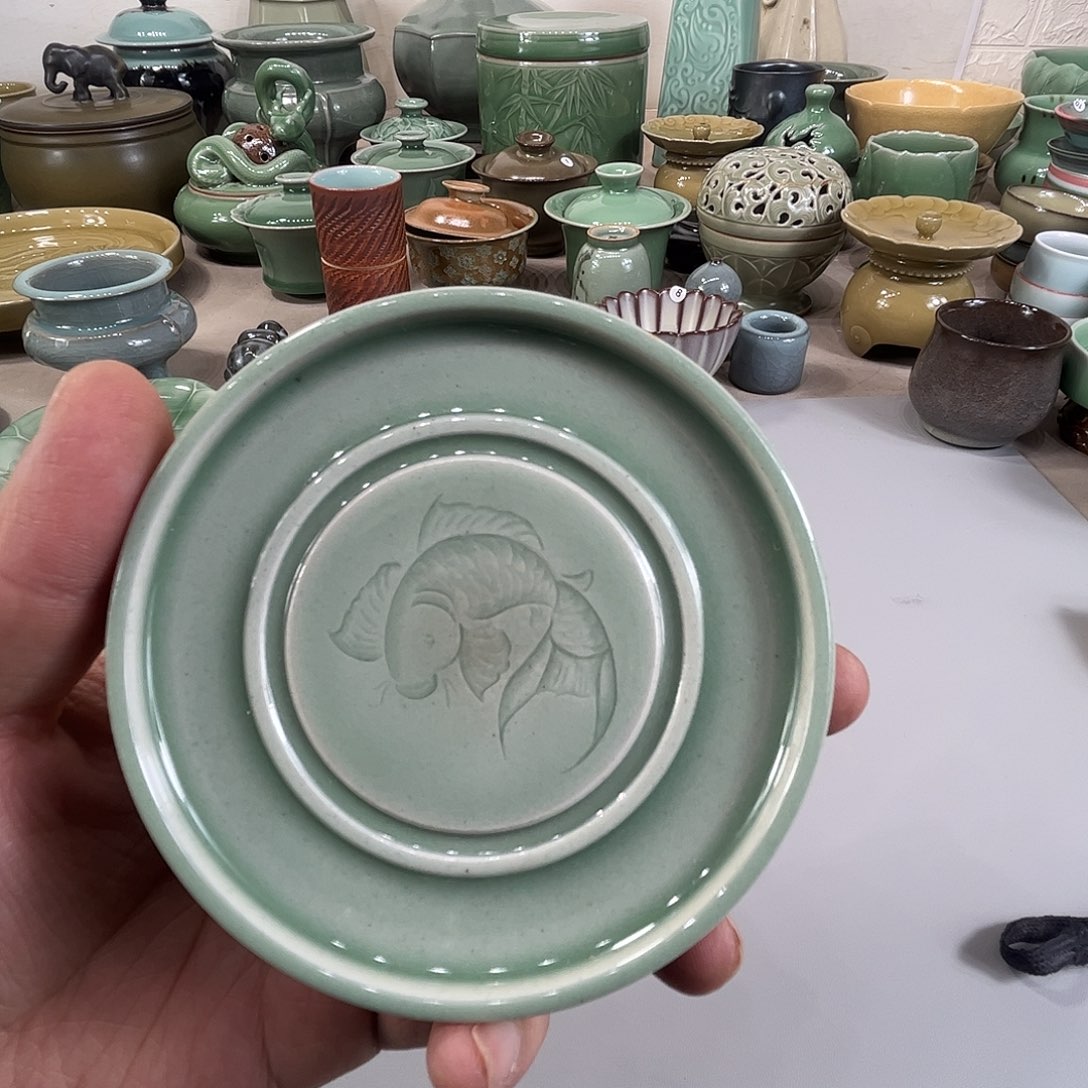 梅子青锦鲤刻绘杯垫