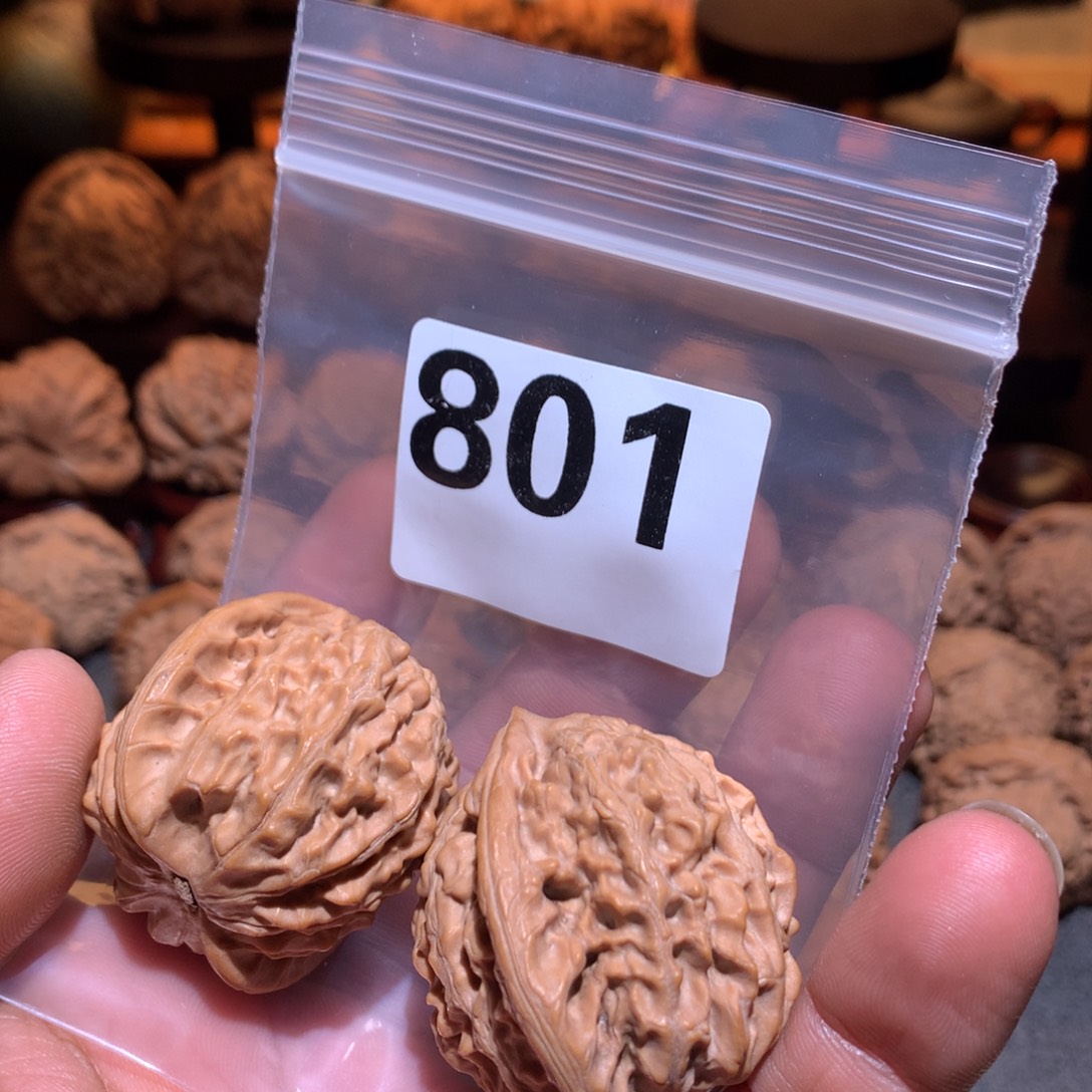 w***t桃核把件金牛801号