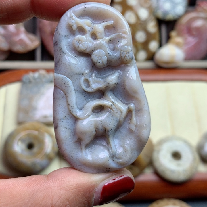 硅化珊瑚（珊瑚玉）颈饰未镶嵌