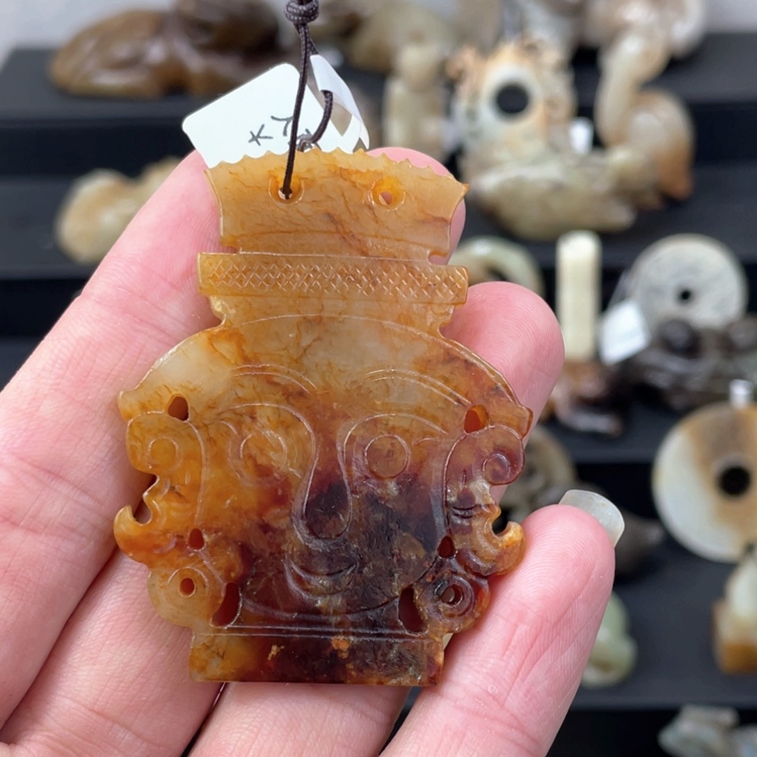 和田玉（糖玉）颈饰未镶嵌厚**物