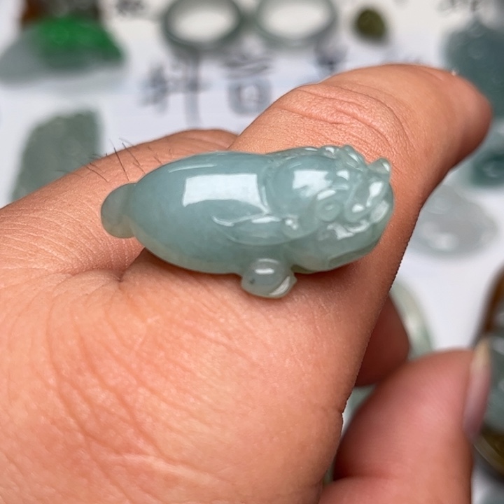 翡翠未镶嵌颈饰金蟾