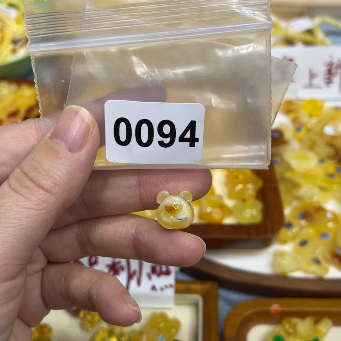 琥珀珠宝奇石未镶嵌