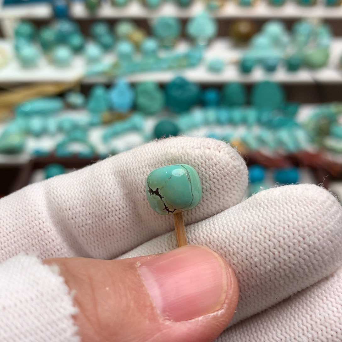 S***鬧绿松石未镶嵌散珠