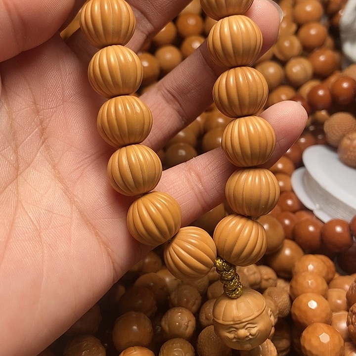 猴头核桃手串手持