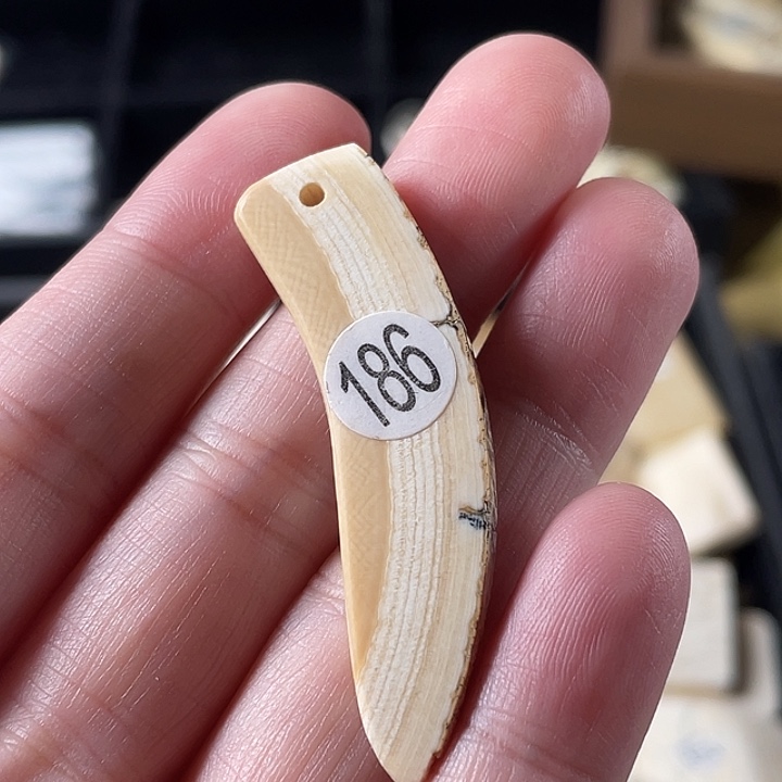 泥塑不打孔联系了饭