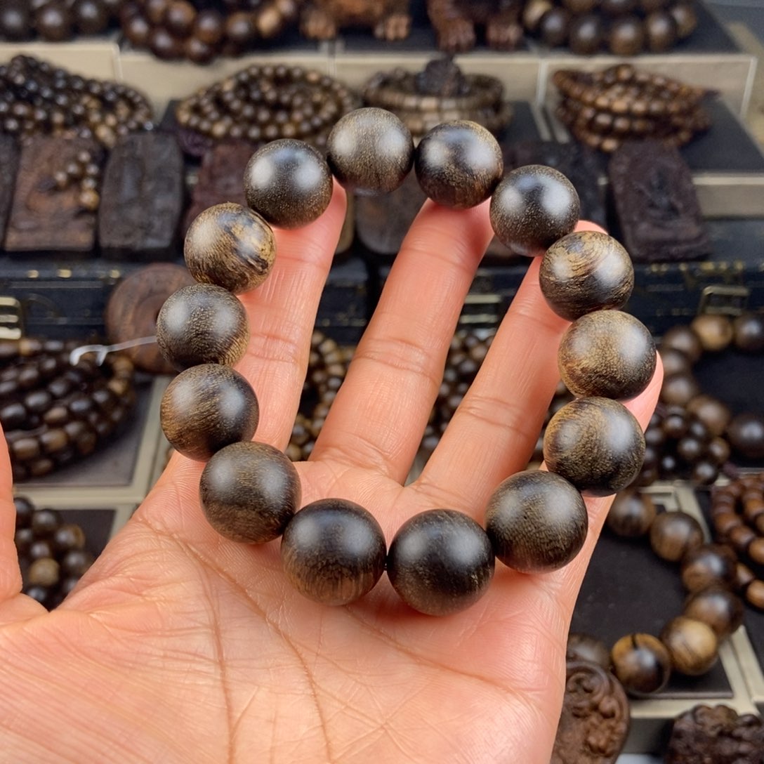 沉香手串南****界越南芽庄白棋玉化留疤