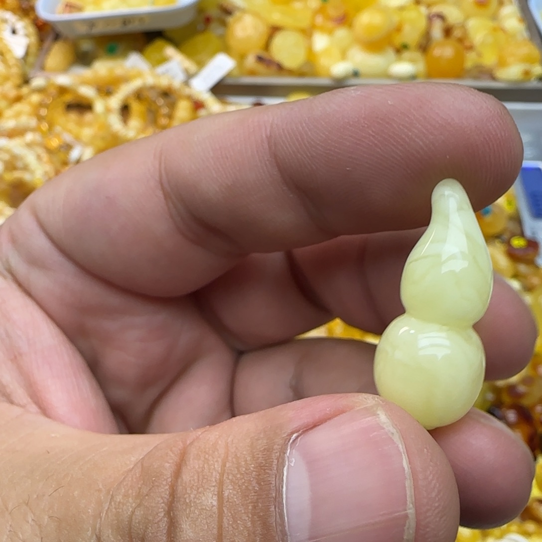 琥珀未镶嵌裸石1.71克