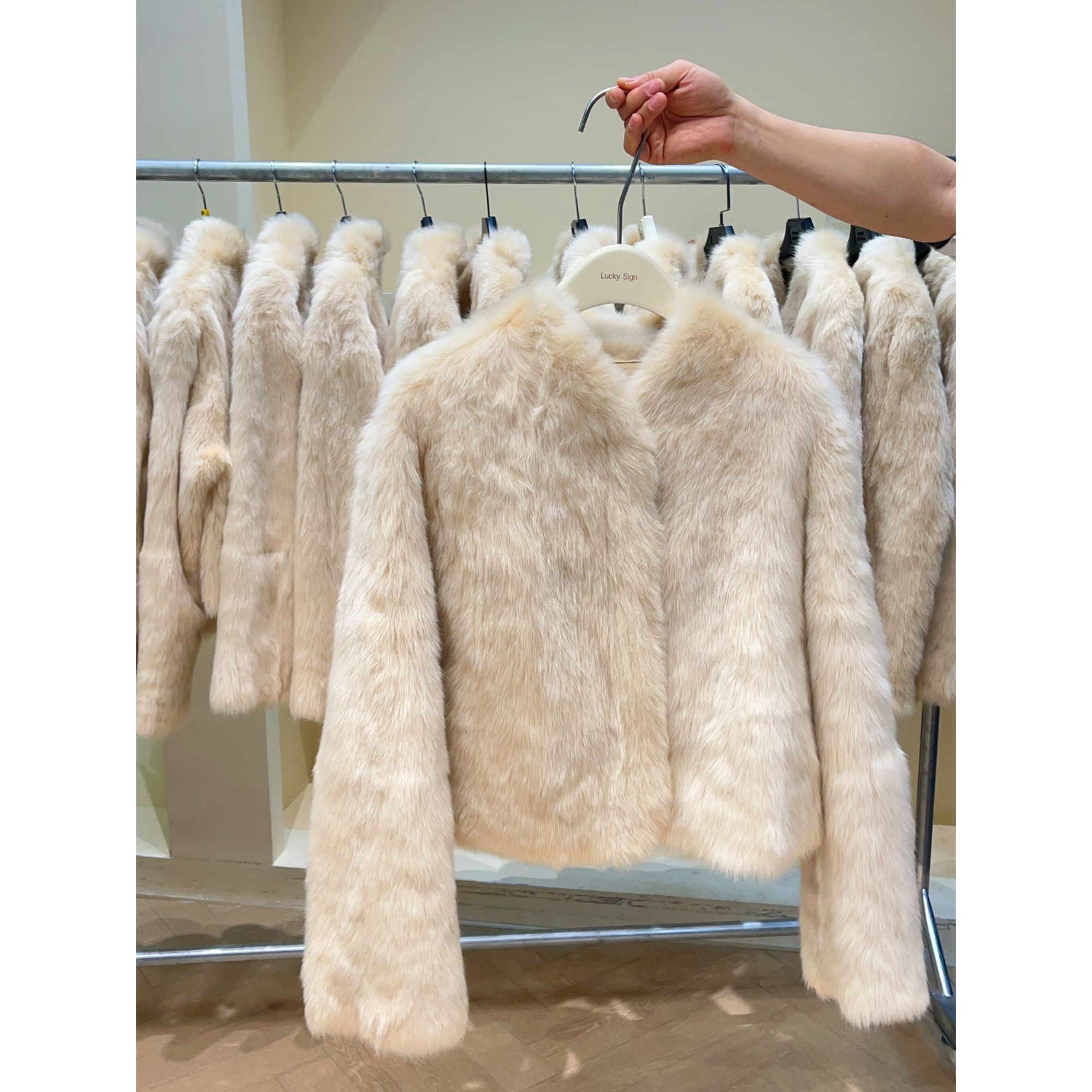 幸运签2025小黄意大利托斯卡纳羊皮毛一体自然直毛皮草外套女