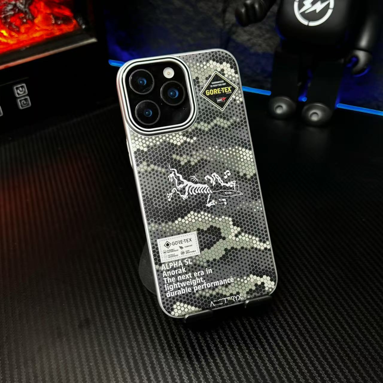 户外潮牌迷彩鸟适用苹果16手机壳iphone15promax磁吸14超薄13雪山
