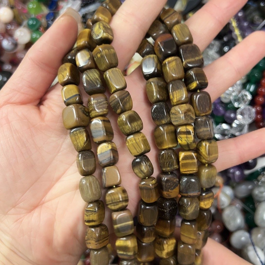 玛瑙/玉髓未镶嵌珠宝半成品，卡8x10黄虎方糖一条