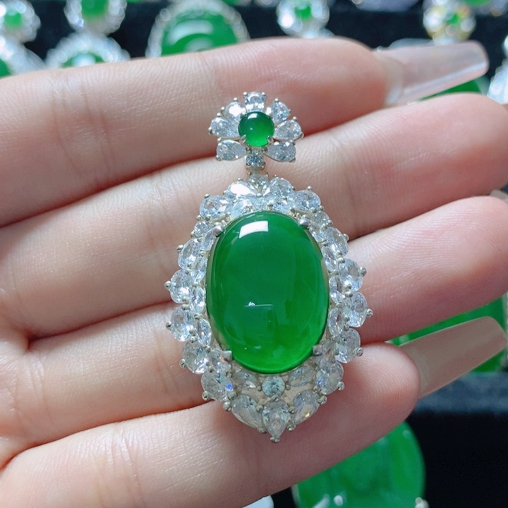 翡翠颈饰银S925镶嵌            