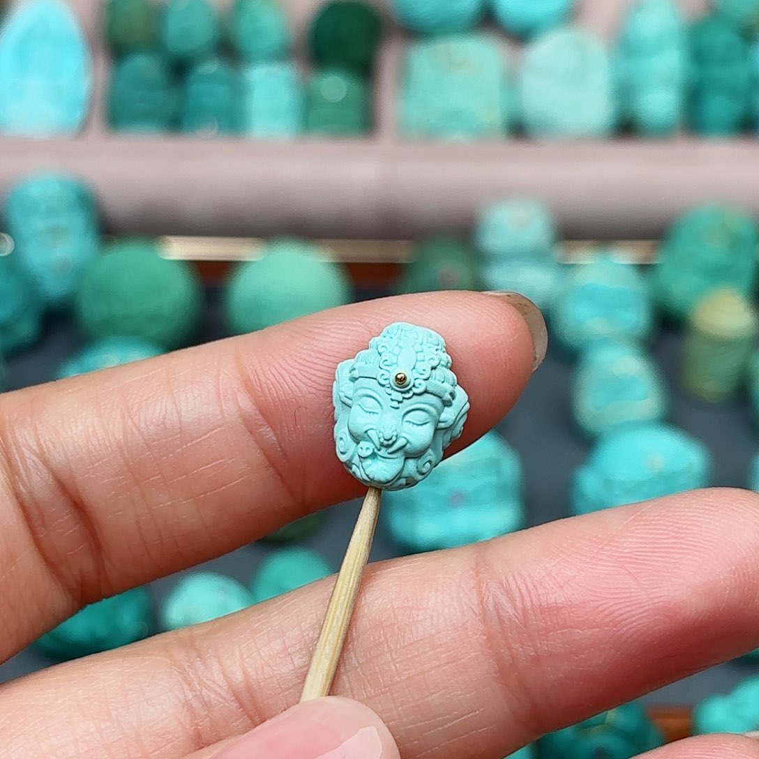 绿松石配饰未镶嵌