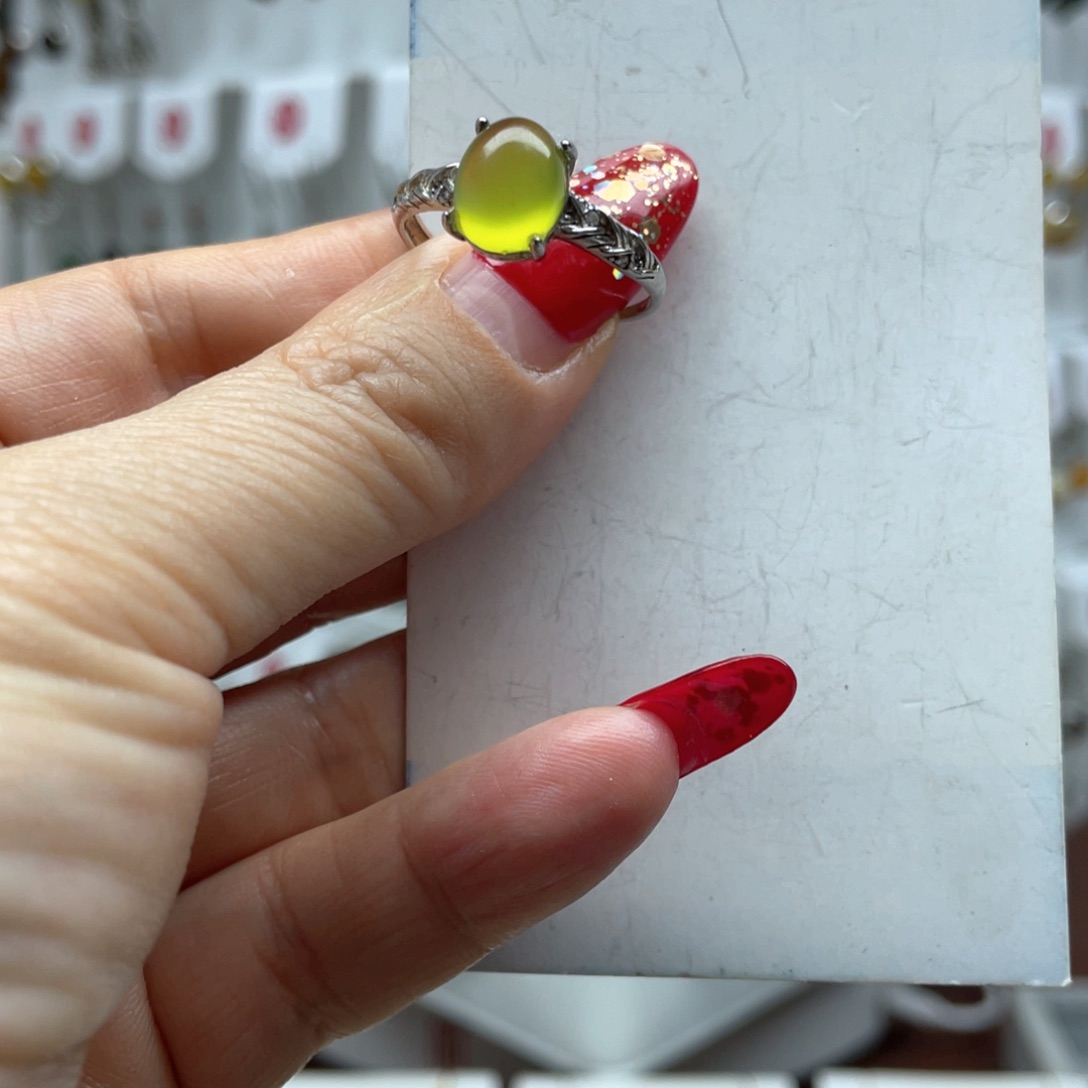 蛇纹石玉耳饰未镶嵌