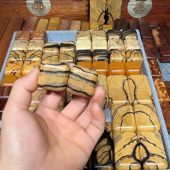 墨***羊紫檀木类成套家具