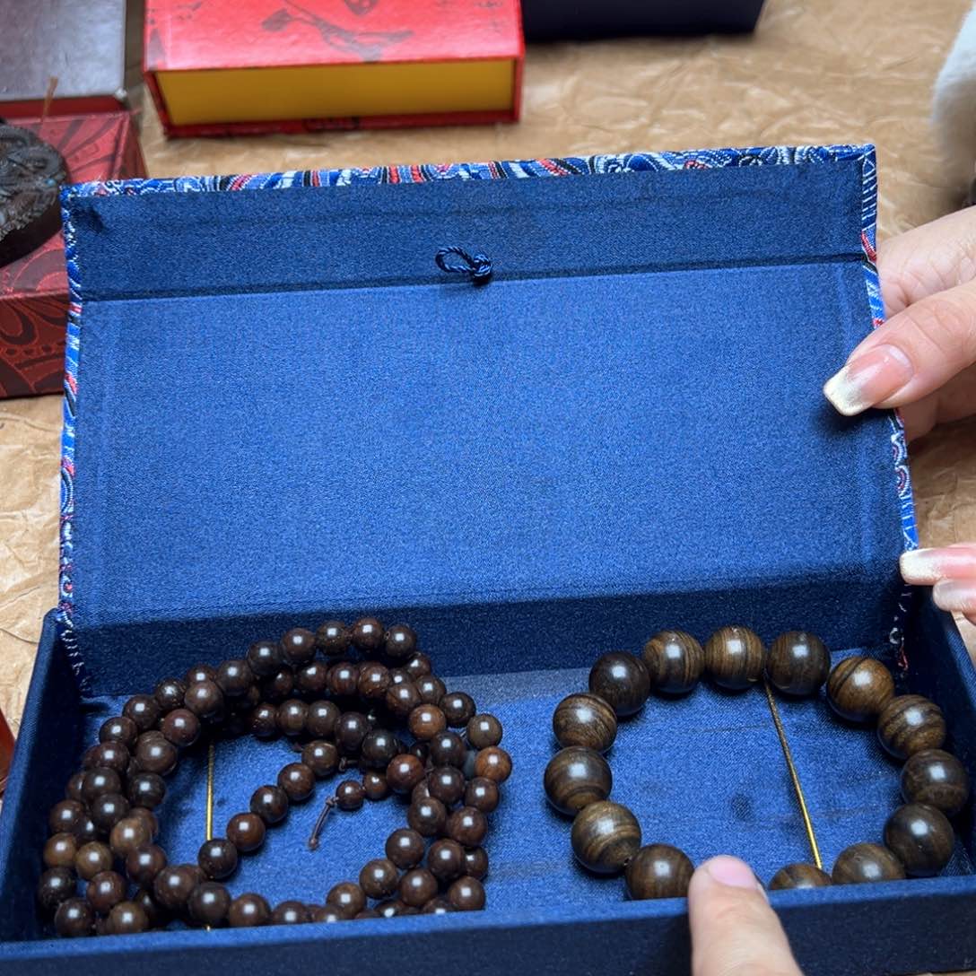 大叶紫檀（黑酸枝木类）