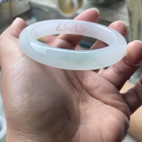 石英质玉手镯未镶嵌心**月加工定制