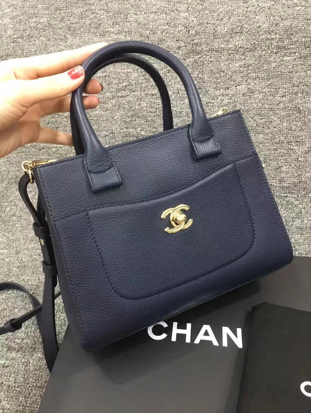 99新 Chanel/香奈儿 executive tote mini深蓝色/99新/优选