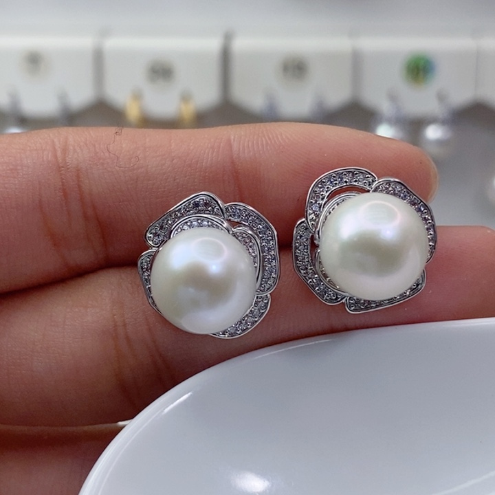 银S925镶嵌耳饰淡水珍珠