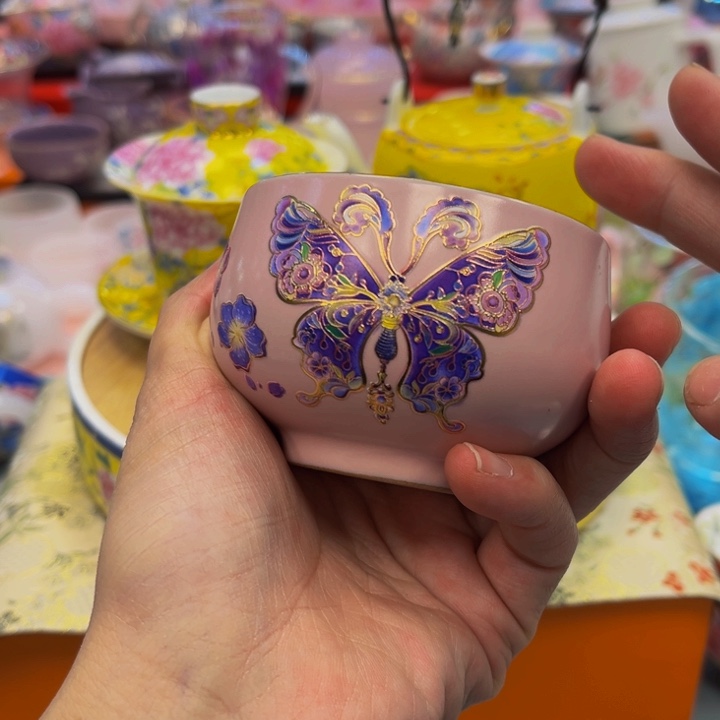 茶杯段泥吧啦吧啦的说了