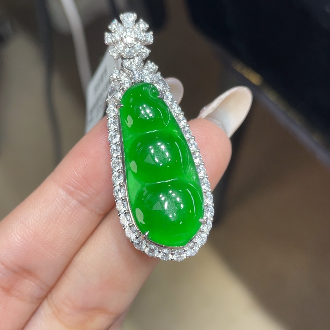 翡翠颈饰18K金镶嵌天然缅甸翡翠a货