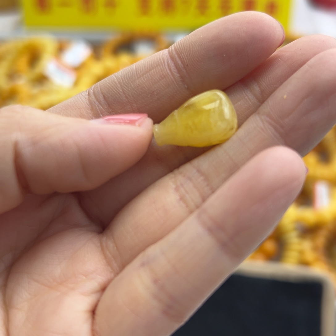 琥珀珠宝奇石未镶嵌