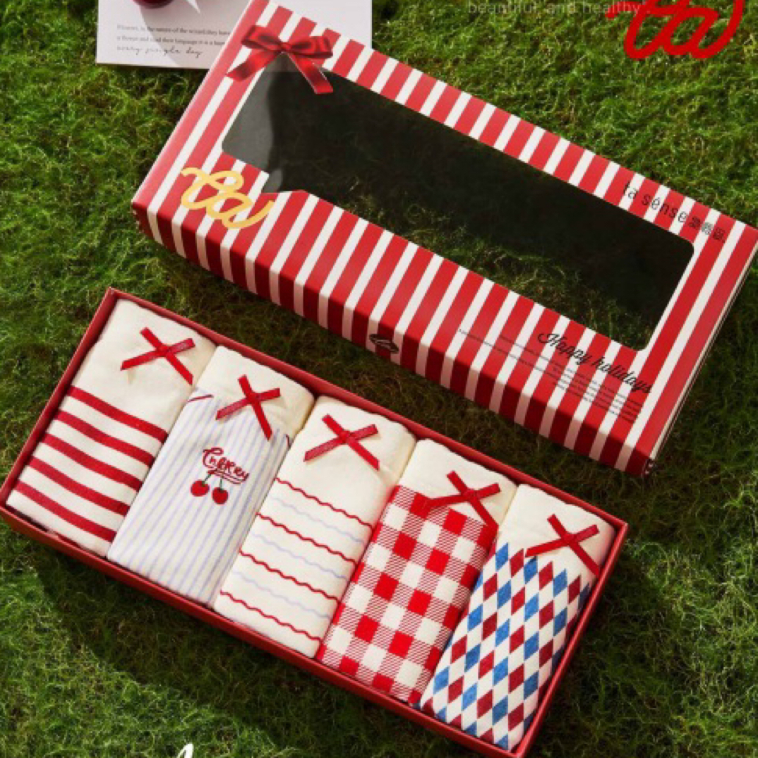 女士红色樱桃无痕透气三角内裤 18513