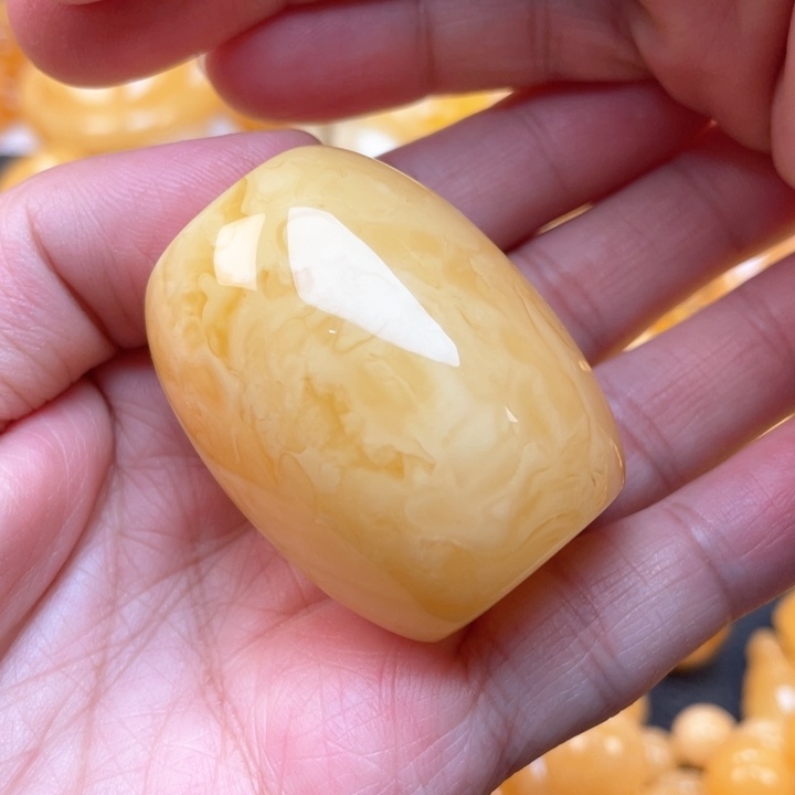 蜜蜡裸石未镶嵌蜜蜡