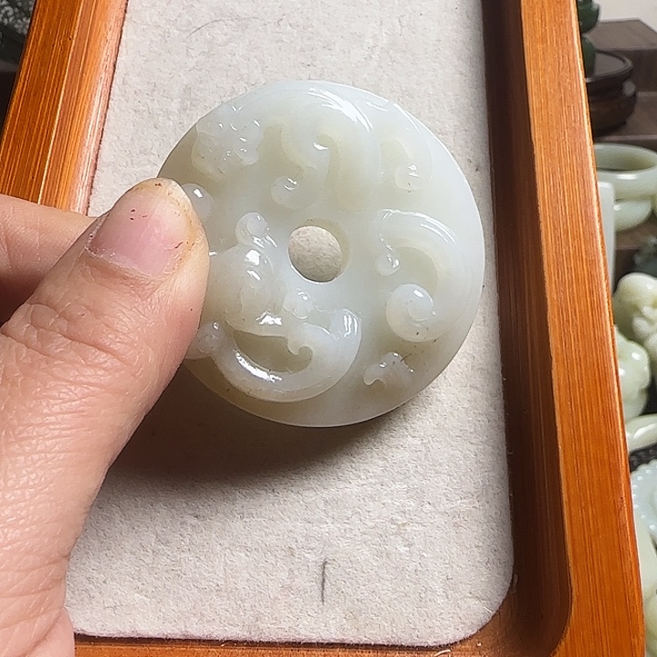 你***师瓷片新号开播瓷盘一件