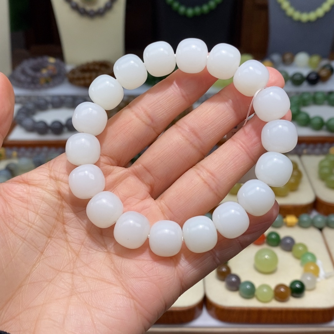 七***风和田玉未镶嵌手串12