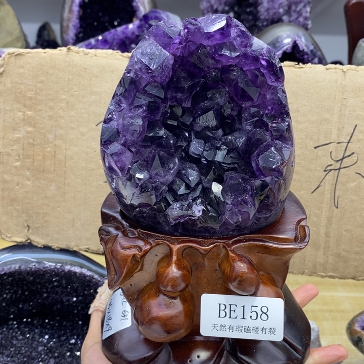 未镶嵌水晶大型摆件（非配饰）