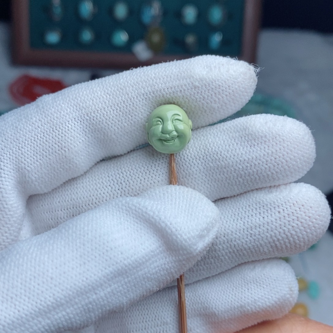 绿松石颈饰未镶嵌