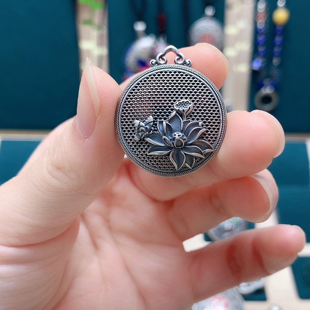 足银玻璃足银吊坠