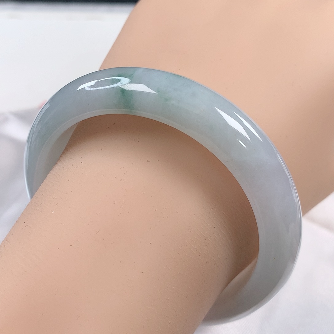 翡翠手镯未镶嵌 正圈①⑥②