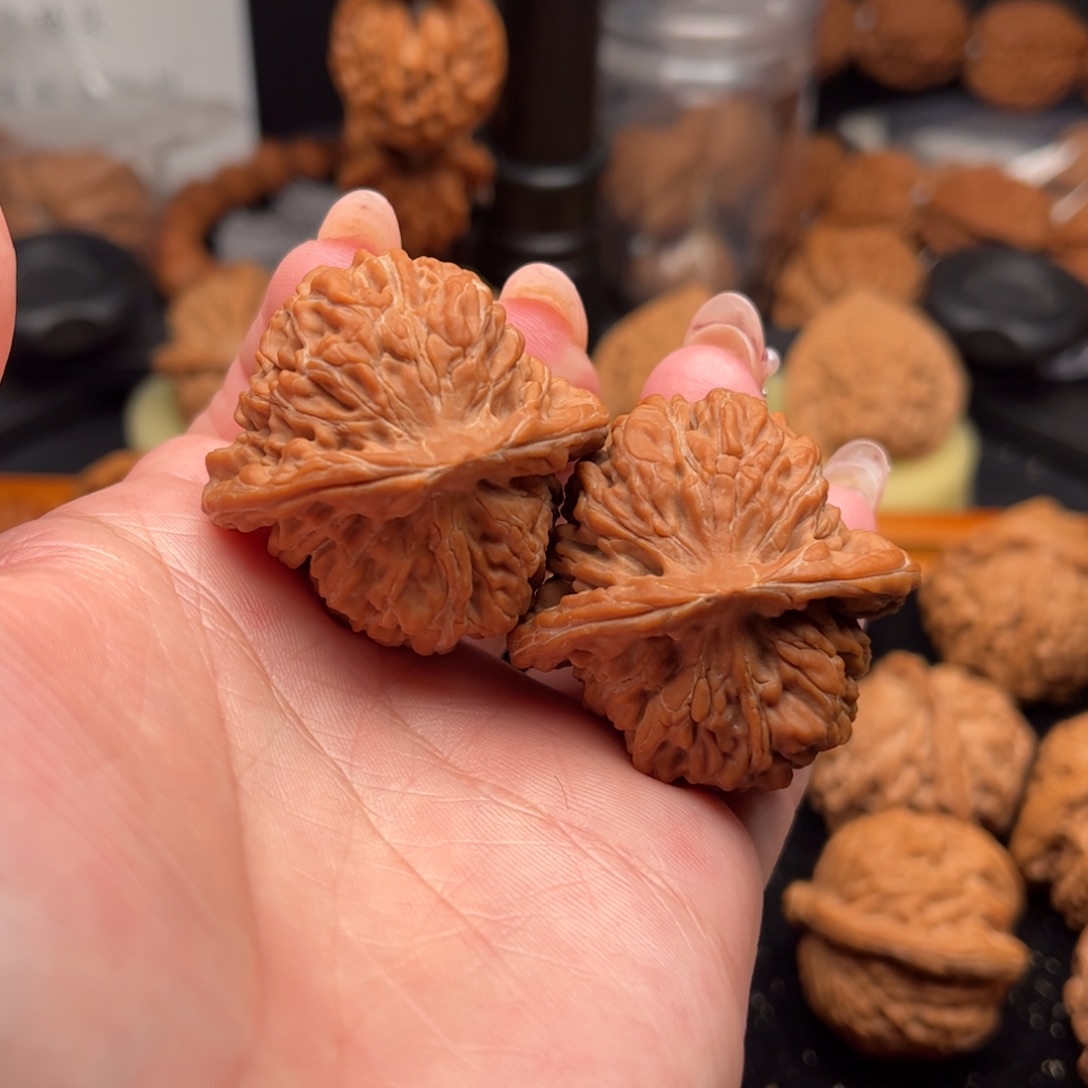 爱***雯把件核桃平谷楼40